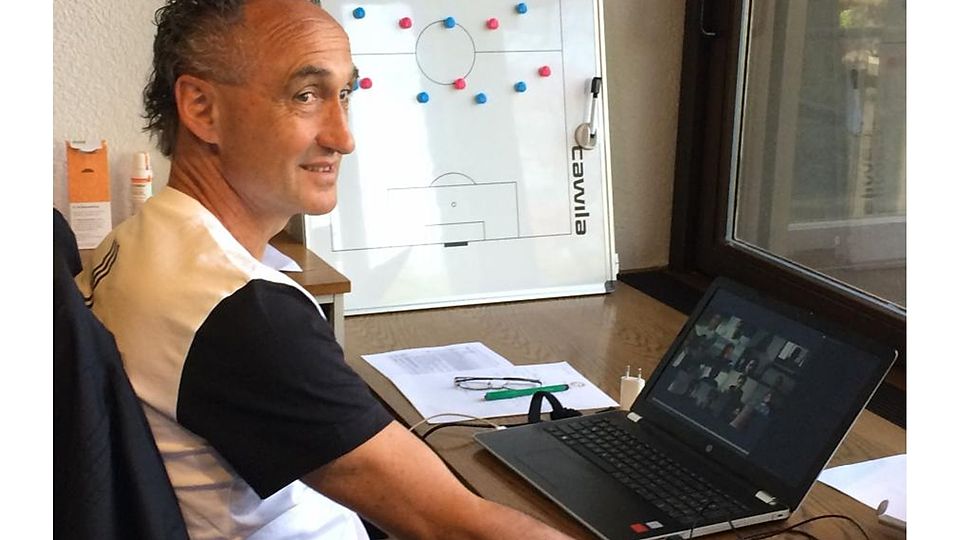 Heinz-Jürgen Schlösser, Verbandssportlehrer des SWFV, ist vom neuen Kinderfußball-Konzept des DFB überzeugt.	Foto:  O. Herrmann