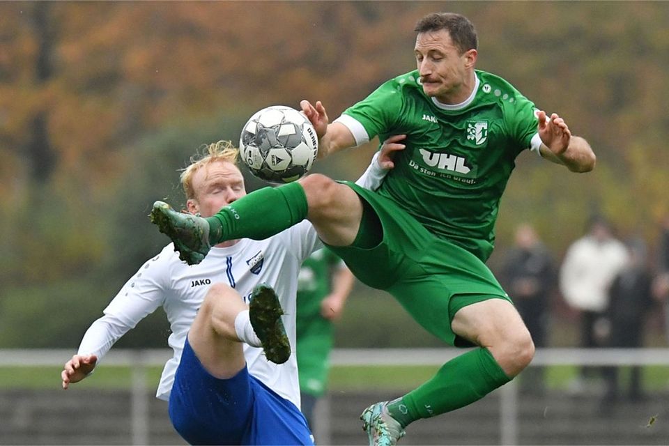 So vermag der Schutterwälder Simon Schulze (grüne Spielkleidung) auf dem Fußballplatz zu kämpfen. 