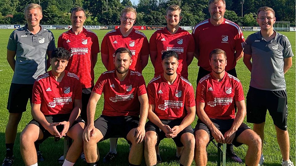 Hinten von links: Philipp Lehmann (sportliche Leitung), Lorenz Ehrwen, Marcel Hartl, Nico Lallinger, Erhard Mittermeier (Trainer) und Nico Kastl (sportliche Leitung). Vorne v. l.: Ehsan Ahmadzai, Kristiyan Timurdzhiyan, Mithat Gümüs und Michael Eiberweiser.