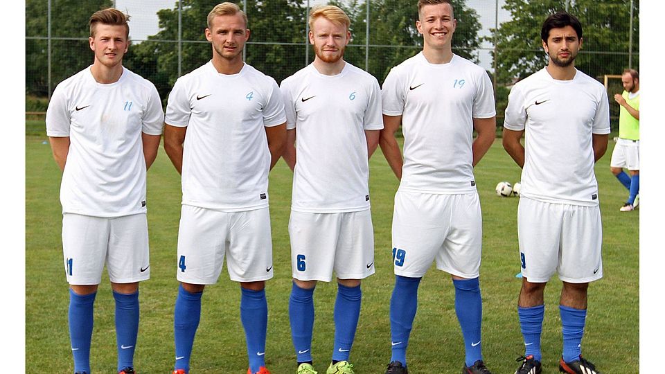Neu beim SVH: Mit den Zugängen Sebastian Kirchen, Fabian Sombetzki, Marcel Kraft, Tim Goebel und Daniel Zolotareov (v. li.) geht es auf die Saison zu.	Foto: photoagenten/Christine Dirigo