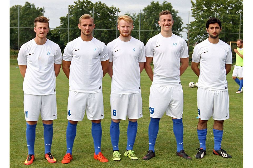 Neu beim SVH: Mit den Zugängen Sebastian Kirchen, Fabian Sombetzki, Marcel Kraft, Tim Goebel und Daniel Zolotareov (v. li.) geht es auf die Saison zu.	Foto: photoagenten/Christine Dirigo