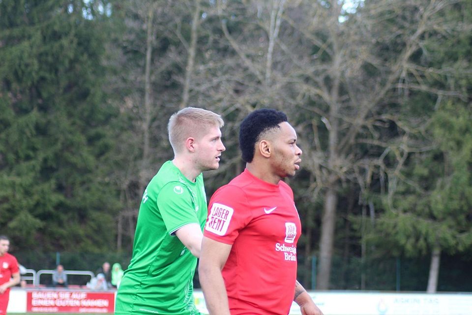 Mike Opara kann mit dem VfB Forstinning heute den Aufstieg feiern.