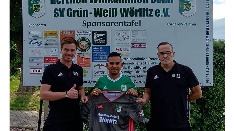 Victor Alfonso Samaniega Lopez (Mitte) ist neu in Wörlitz.