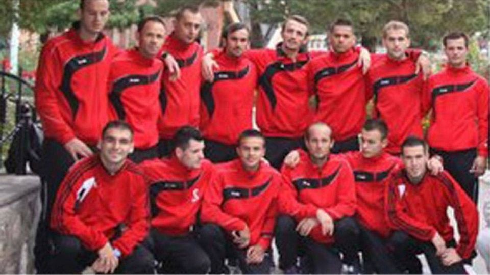 Das Team des FC Kosova F: Gegaj Faton