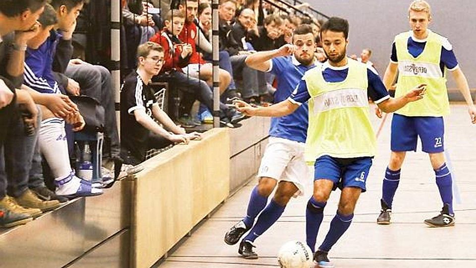 Spannende Spiele in der Halle am Huder Bach:  Der TSV Ganderkesee (mit Leibchen) und der SV Baris scheiterten am Sonntagnachmittag jeweils in der Zwischenrunde. Olaf Blume