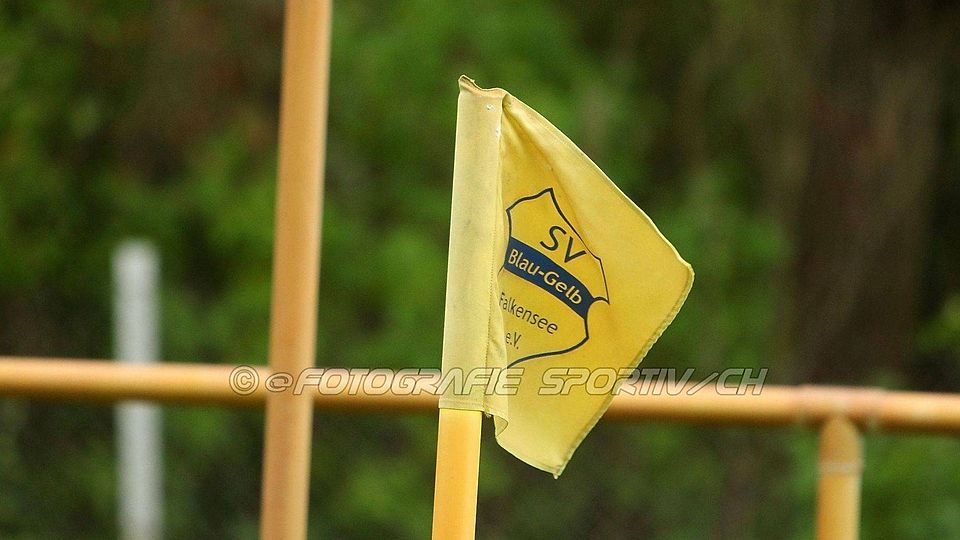 So sieht sie aus die Fahne vom Pokalsieger-Besieger Blau-Gelb Falkensee, die Empor Schenkenberg aus dem Pokal geworfen haben.