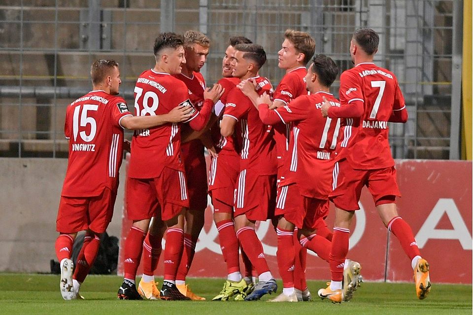 Der FC Bayern 2 peilt beim Tabellenletzten in Magdeburg den dritten Sieg in Folge an.