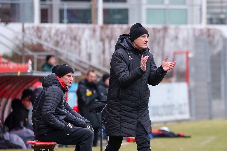 Heiko Herrlich (r.) beim Testspiel gegen den SSV Jahn Regensburg