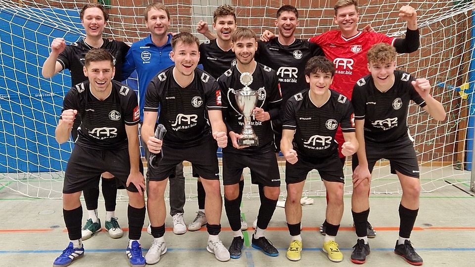 Der FC Dingolfing stand beim Allianz-Fischer-Cup am Ende ganz oben 