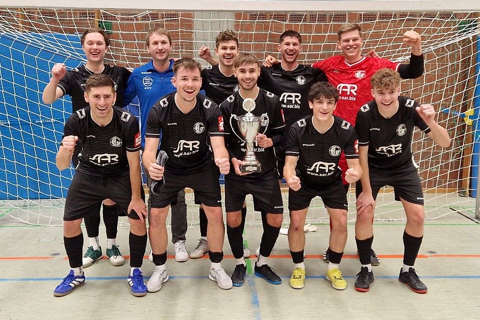 Der FC Dingolfing stand beim Allianz-Fischer-Cup am Ende ganz oben 