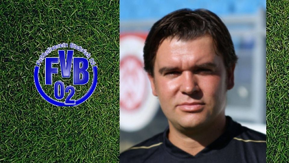 Hakan Tutkun, Trainer der U19 des FV Biebrich 02, formiert seine Mannschaft - jetzt geht es in die Vorbereitung auf die Verbandsliga. Foto: FuPa