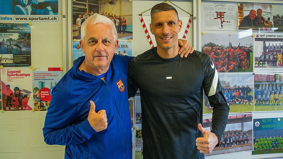 Daumen hoch: YF-Präsident Piero Bauert mit dem neuen Trainer Jérôme Oswald.