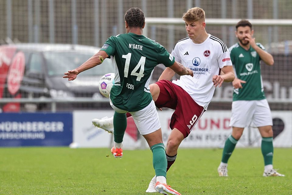 Regionalliga-Torschützenkönig Julian Kania (li.) hofft auf den Durchbruch bei den Profis - und wäre dann keine Option mehr für die U23.