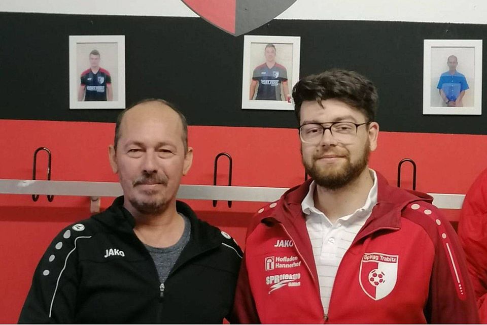 Der Abteilungsleiter der SpVgg Trabitz, Stefan Geppert (l.), zusammen mit seinem Nezugang Ivan Halavuk vom FC Diessfurt.