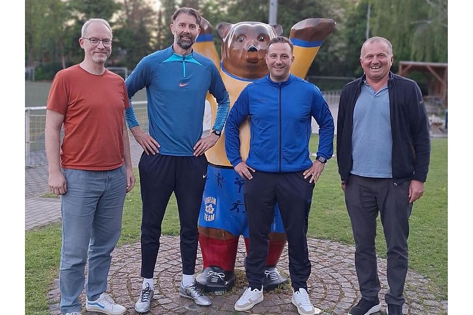 Roland Benschneider wurde als neuer Cheftrainer vorgestellt Roland Benschneider wurde als neuer Cheftrainer vorgestellt