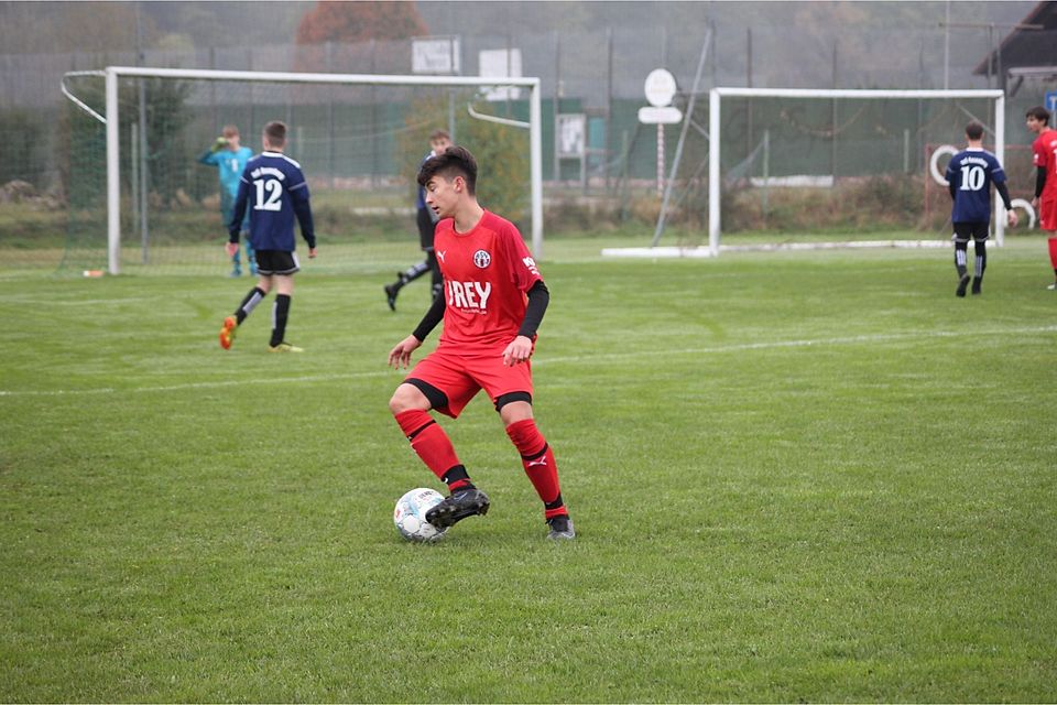 Yannick Stahl ebnete mit seinen beiden Toren kurz nach der Halbzeit den Weg zum 7:0 Sieg der U16 gegen den FC Weiden-Ost. 