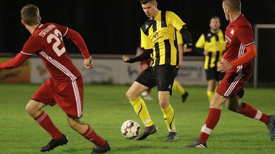 Die TSG Buhlbronn (rote Trikots) holte einen Zähler. 