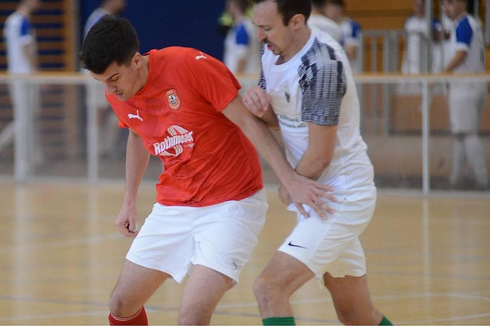 „Physisch auf der Höhe“ war Steinhöring mit Benjamin Lechner (li.) ab Spiel zwei gegen Hohenthann.