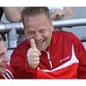 Daumen hoch: Thorsten Viereck bleibt Coach des FC PEL II. Foto: Ludwig