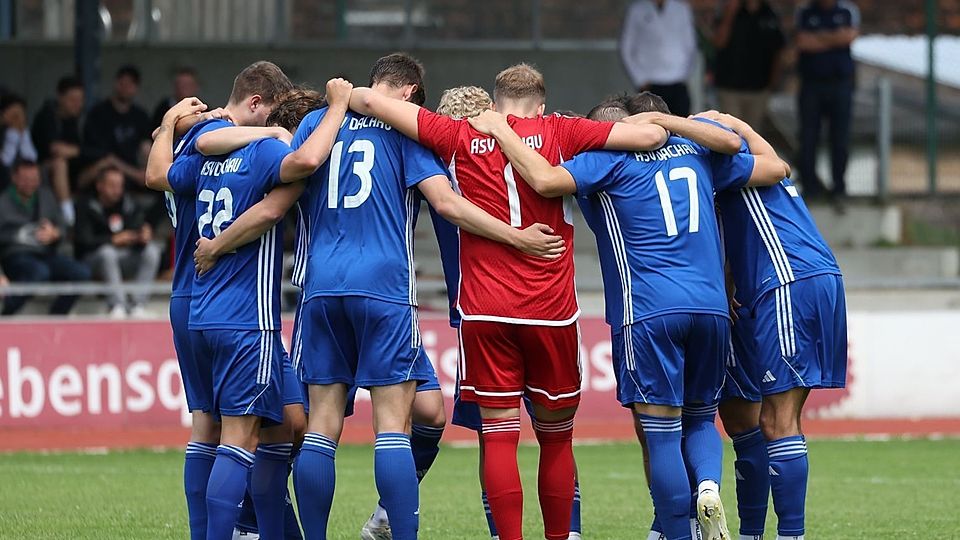 Konnten den FC Langengeisling besiegen: Die Spieler des ASV Dachau.