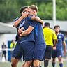 Lassen sich in der Fußball-Kreisoberliga West feiern: Die Spieler des TSV Bicken bejubeln einen Treffer im Heimspiel gegen den SSV Frohnhausen. Am Ende heißt es 2:0 für die Gastgeber. © Lars Hinter