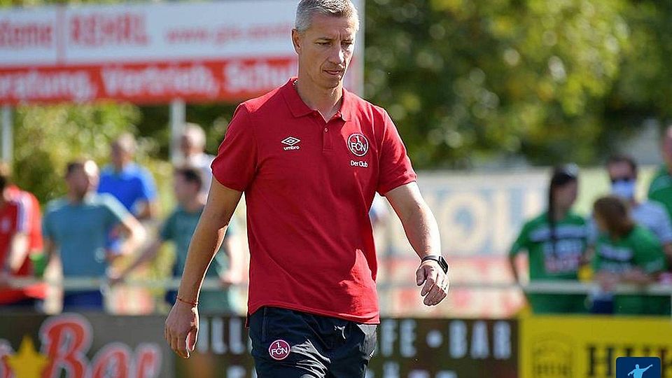 Fokussiert: Nach der 1:3-Niederlage gegen den VfB Eichstätt im Ligapokal hofft U21-Cheftrainer Marek Mintal zum Regionalliga-Auftakt auf eine Reaktion seiner Mannschaft.