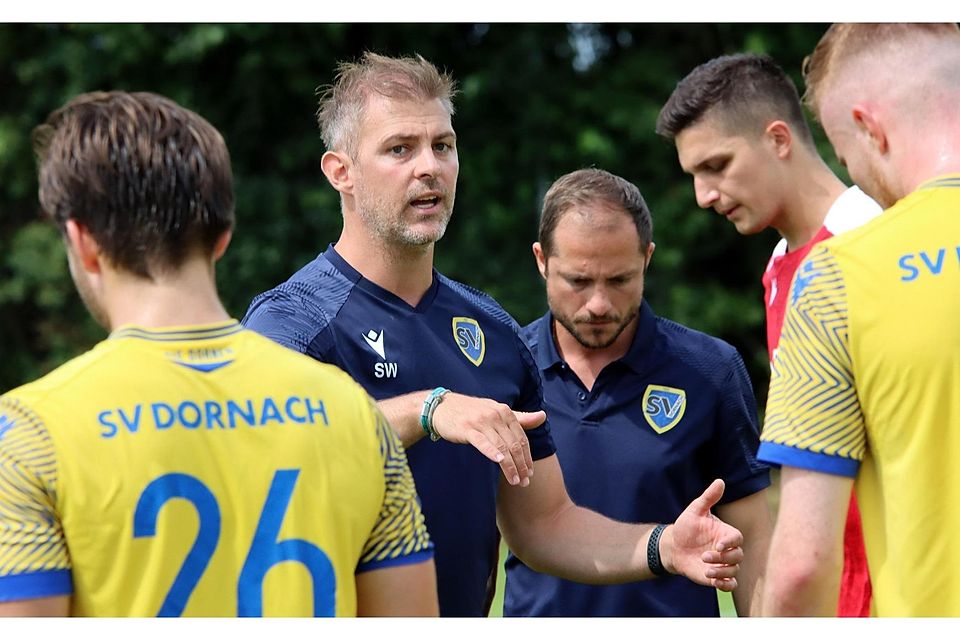 Vormittags noch beim Training, nachmittags per Anruf entlassen: Das Dornacher Trainerduo Sebastian Wastl (l.) und Manuel Ring. Vormittags noch beim Training, nachmittags per Anruf entlassen: Das Dornacher Trainerduo Sebastian Wastl (l.) und Manuel Ring.
