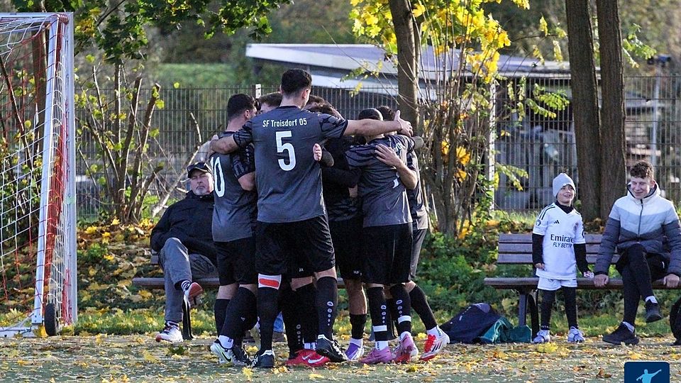 Die Sportfreunde Troisdorf bleiben Tabellenführer.