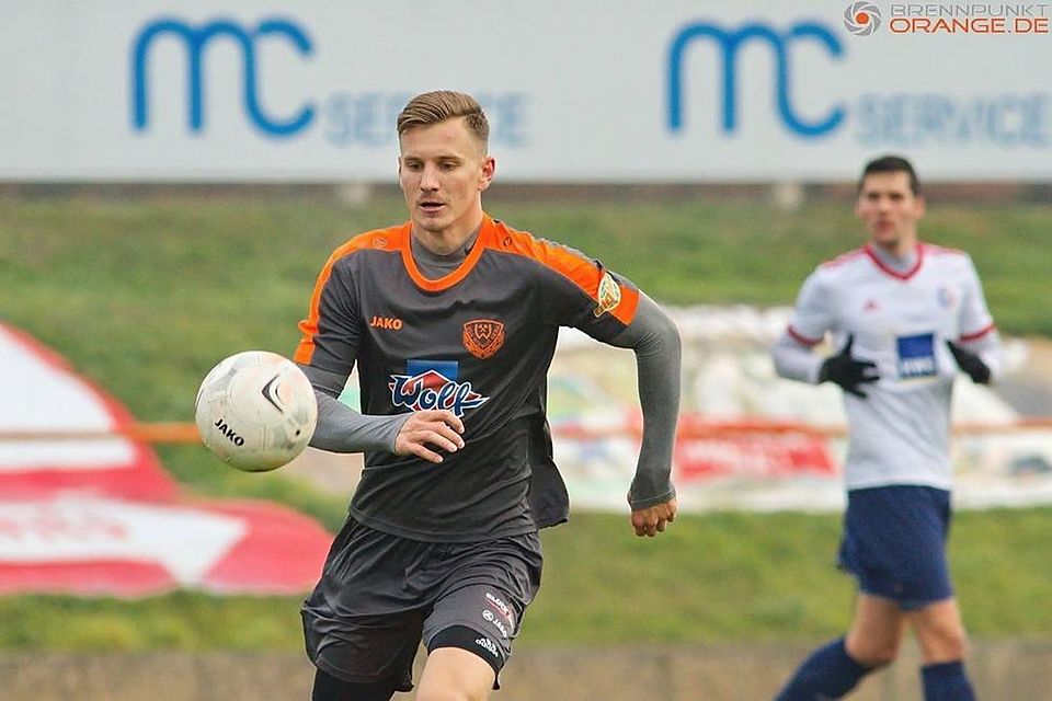 In der Saison 2018/19 netzte Jegor Jagupov noch gegen den VfL Halle, künftig stürmt er für die 96er.