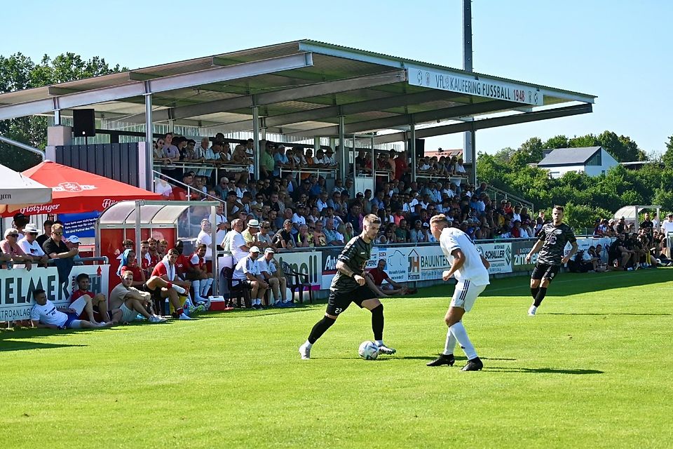 Tribüne - VfL Kaufering - Landesliga Tribüne - VfL Kaufering - Landesliga