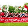 Ein Team, ein großer Traum – den Traum vom Titel hat sich der FC Mertingen nun erfüllt. Ab der neuen Saison spielt das Team in der Bezirksliga. Viele Fans hatten das Team in Wertingen unterstützt.	F.: Stephanie Anton