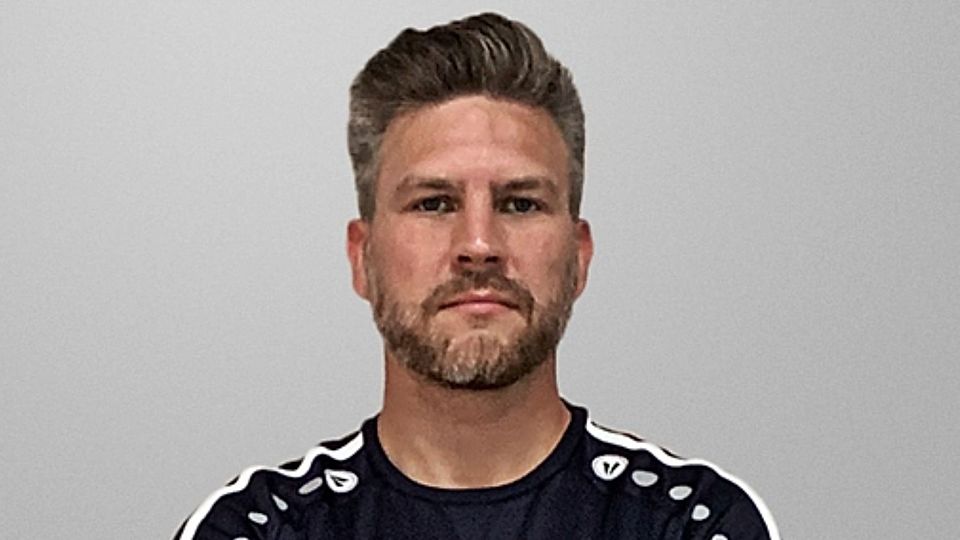 Alexander Dahmen vom FC Güdderath stellt sich den Wintercheck-Fragen von FuPa.