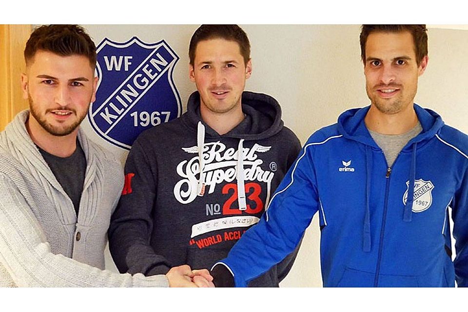 Klingens Abteilungsleiter Sebastian Kneissl (rechts) freut sich auf die Zusammenarbeit mit den künftigen Trainern Abdullah Gügüs (links) und Andreas Rappel.