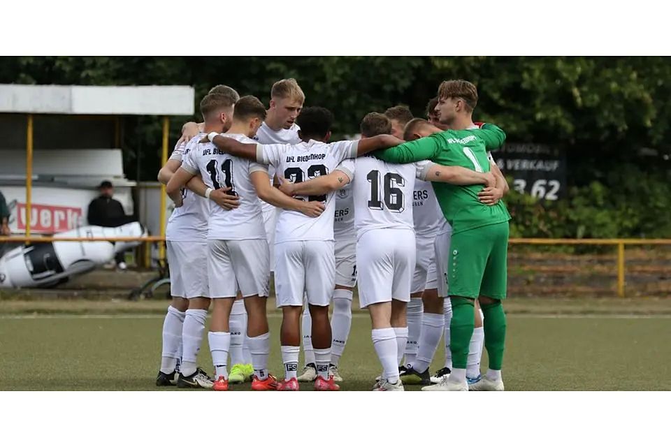 Die Wagenburg des VfL Biedenkopf war bislang nicht zu durchbrechen. Auch das Gastspiel bei Türk Ataspor in Niedergirmes wollen die Hinterländer ungeschlagen überstehen. © Jens Schmidt