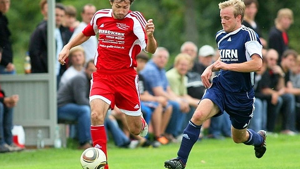 Jan Paukner (li.) soll beim SV Prackenbach für mehr Durchschlagskraft sorgen   Foto:Santner