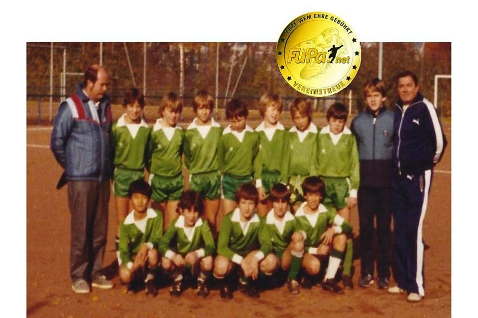 Thomas Ehlig (Obere Reihe: 6. von links) als D-Jugendspieler des FC Freudenberg nach dem Gewinn der Herbstmeisterschaft 1983/84 Foto: Privat
