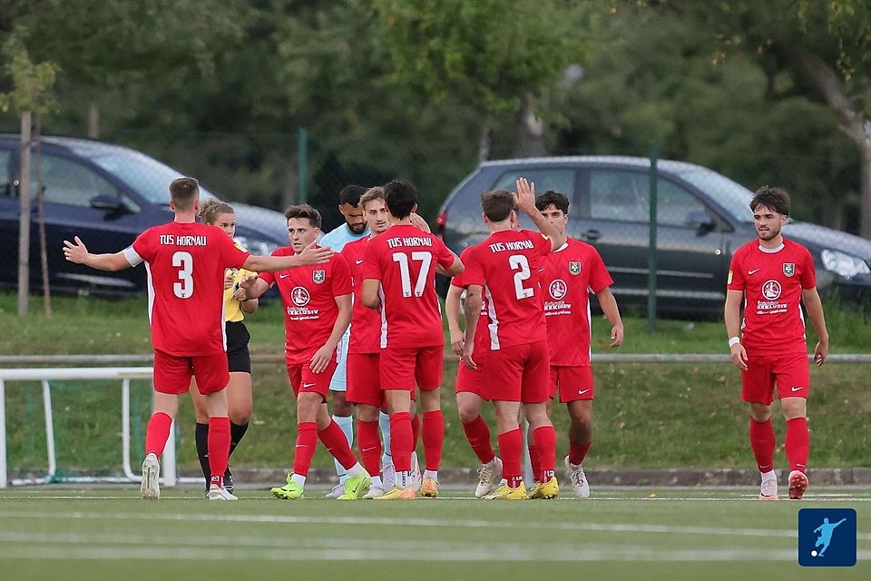 Jubel bei den Spielern von TuS Hornau.