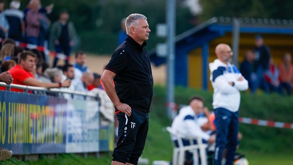 Mit kleinen Schritten nach vorne: Trainer Thorsten Fornoff und der TSV Höchst kommen langsam in Tritt.	Archivfoto: GuidoSchiek/VRM