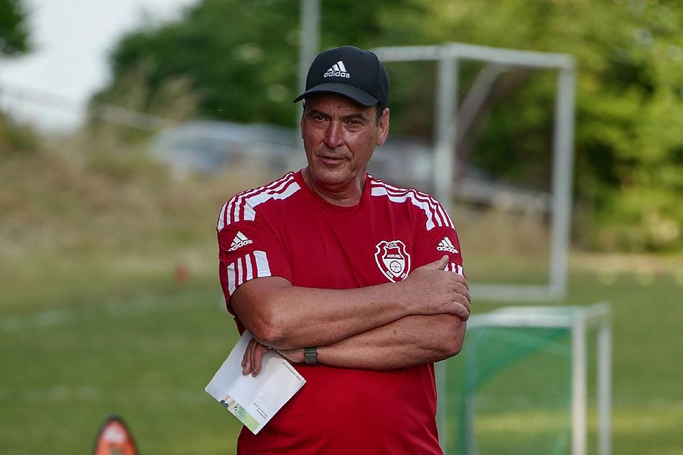 Aßlings Coach Klaus Sigl war mit der Leistung seines TSV Aßling überhaupt nicht zufrieden - und das trotz des Sieges.