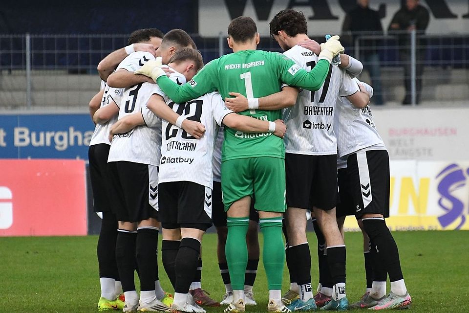 Schwere Aufgabe: Der SV Wacker Burghausen empfängt den Spitzenreiter aus Nürnberg.