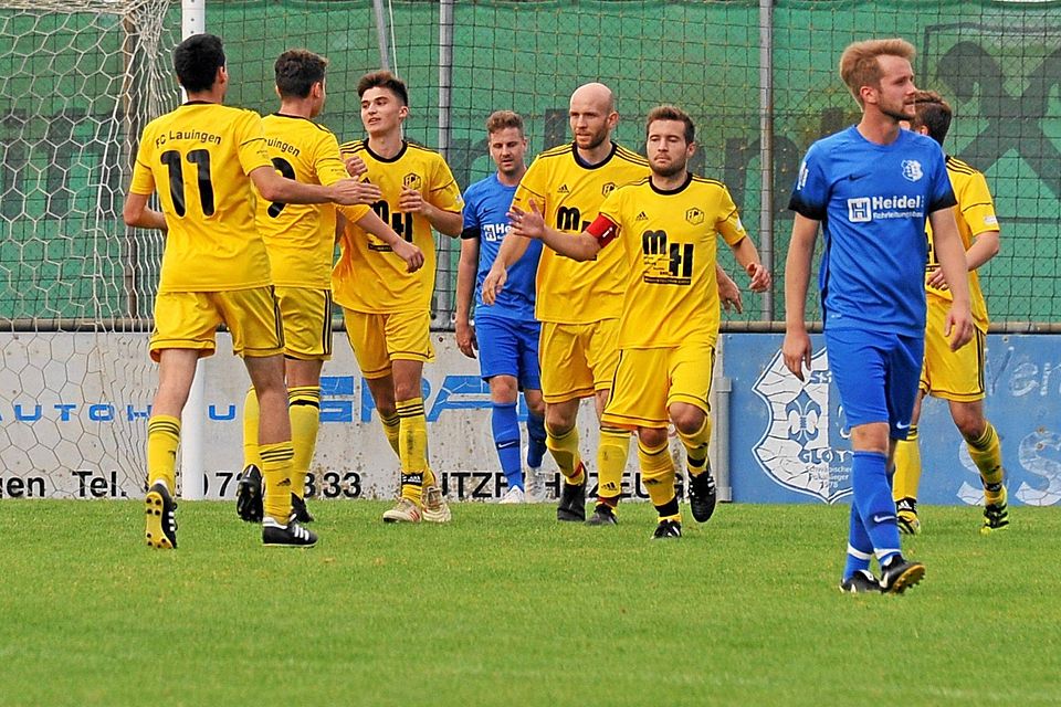 Freude in Mindelzell: Durch den 3:2-Sieg gegen die SpVgg Ellzee kletterte der gastgebende SV ein Stück weit aus der Abstiegszone.