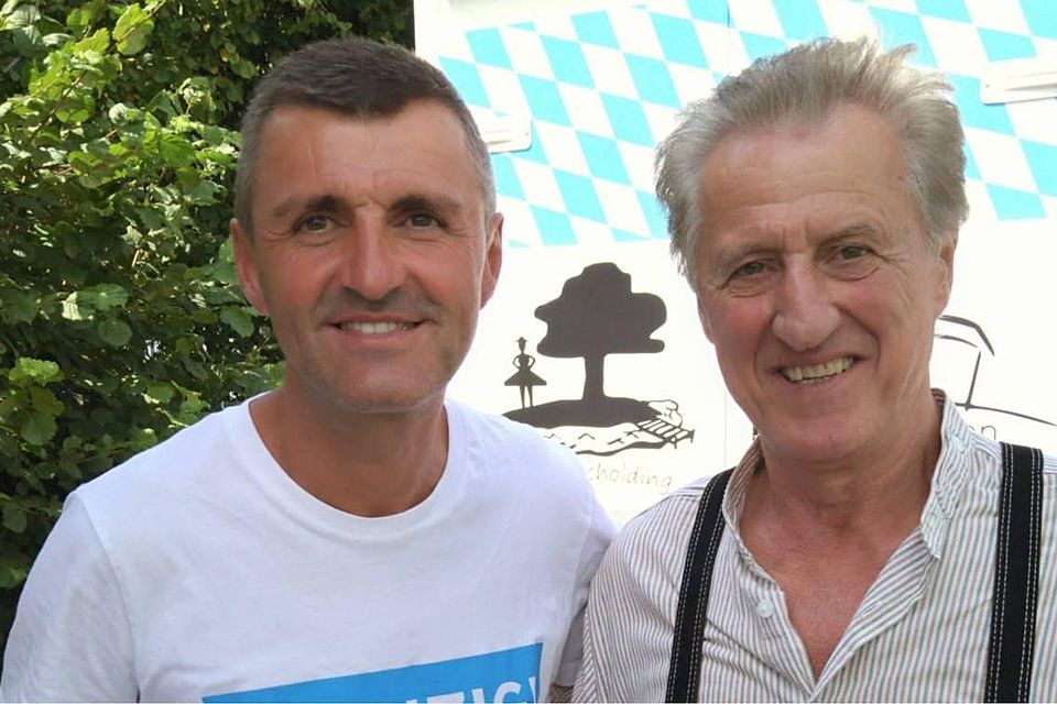 Der TSV 1860 mit Trainer Michael Köllner (li.) tritt am 23. September bei Adi Miggischs SV Münsing an.