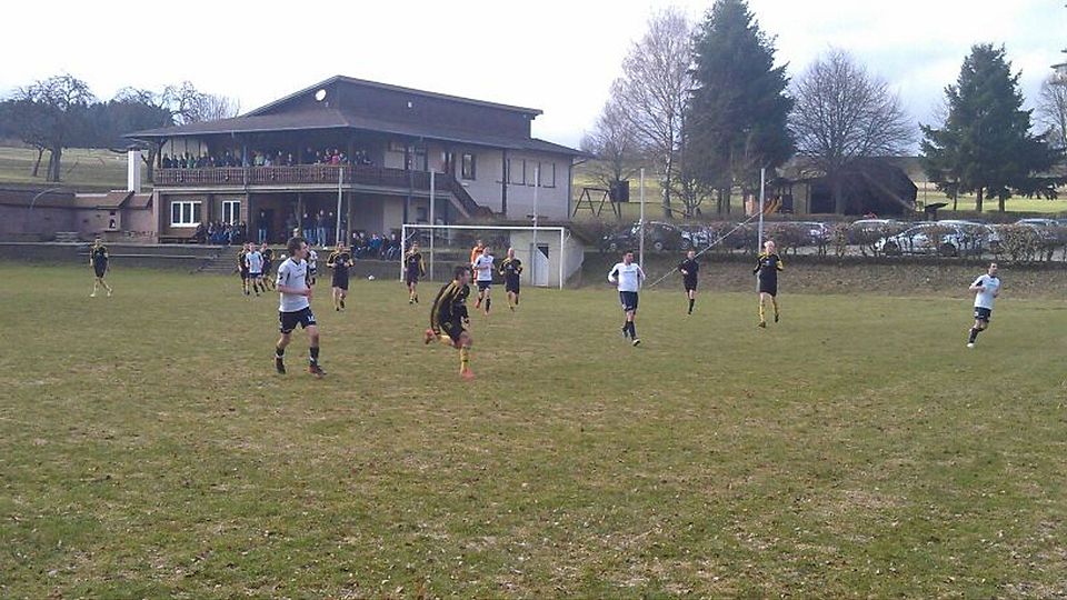 Spielszene TV Reisenbach - Sv Katzental                      Foto: Markus Kreutzer