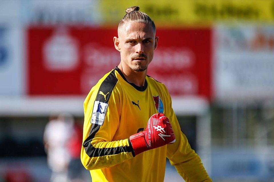 Auf Steinbachs Keeper Tim Paterok und alle anderen Regionalligakicker warten bis Jahresende mindestens vier Englische Wochen. Foto: Nick Fingerhut Auf Steinbachs Keeper Tim Paterok und alle anderen Regionalligakicker warten bis Jahresende mindestens vier Englische Wochen. Foto: Nick Fingerhut