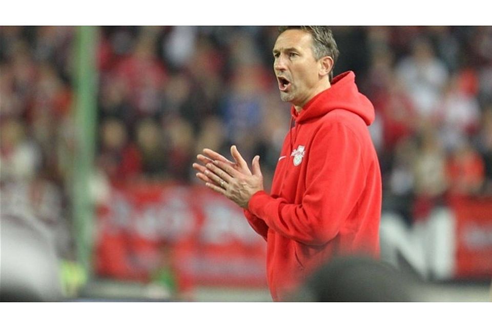 Coacht derzeit noch die U19 von RB Leipzig: Achim Beierlorzer.