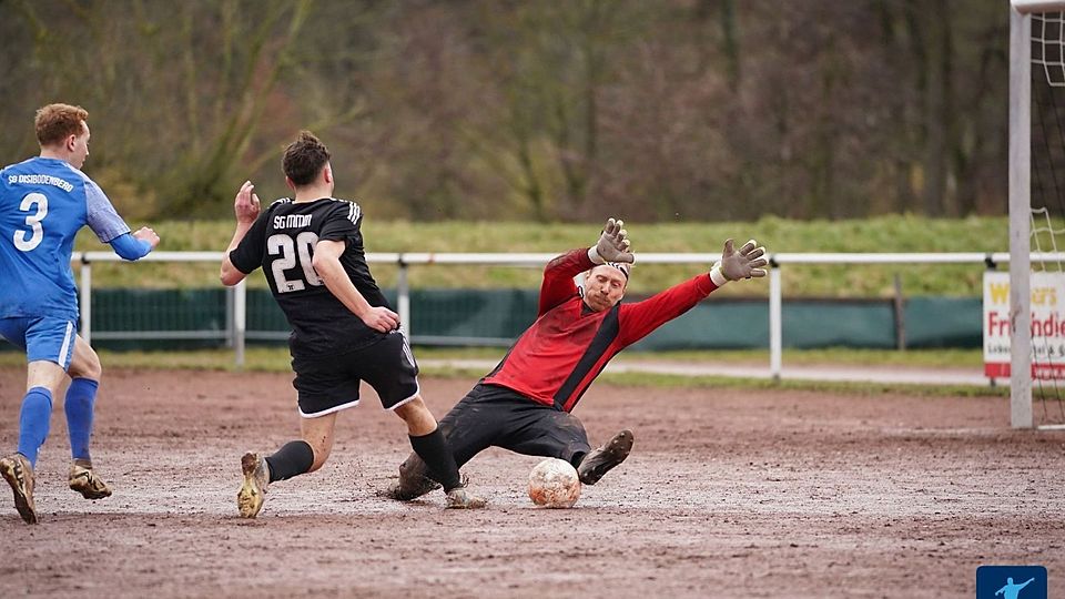 Disibodenberg-Torhüter Daniel Blümling (hier im Einsatz beim Testspiel gegen Merxheim II) konnte mit seiner Mannschaft einen Last-Minute-Sieg auf dem Hartplatz in Staudernheim einfahren. 