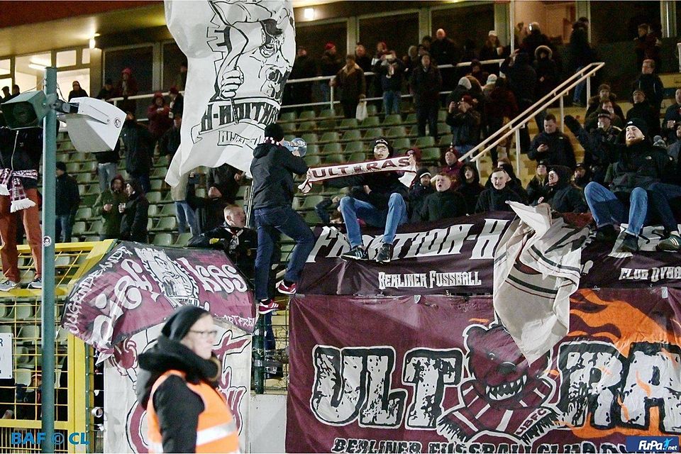 Die Anhänger vom BFC Dynamo können die Mannschaft am Wochenende nicht unterstützen. Alternativ wird Geld gesammelt. Die Anhänger vom BFC Dynamo können die Mannschaft am Wochenende nicht unterstützen. Alternativ wird Geld gesammelt.