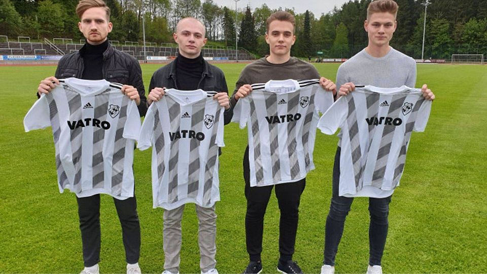 Tim-Luca Daniel, Niko Klappert, Tom Siewer und Nico Buchen (von links) spielen in der nächsten Saison für die SpVg Olpe in der Landesliga. Foto: Verein