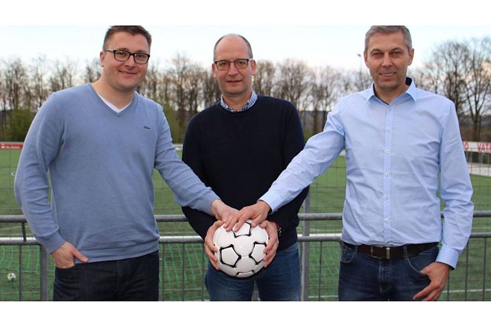 Auch (v. l.) Oliver Hetzel (2.Geschäftsführer SVO), Joachim Schmidt (Vorstandsvorsitzender VSV Wenden) und Frank Stahl (1. Vorsitzender FC Altenhof) sind froh über den neuen Zusammenschluss.