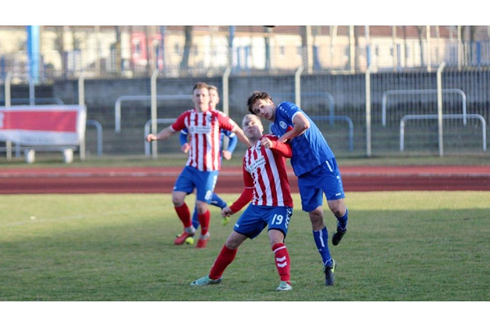 Mir Rückkehrer Sergei Bulatov hat die Stahl-Elf eine gute Verstärkung für das defensive Mittelfeld. Foto: ©Martin Terstegge